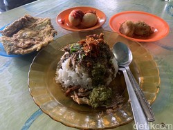 Unik! Soto Kering Khas Deli Tua Dilengkapi Sambal Teri Kacang