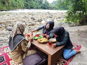 Adem! Makan Soto Daging Enak di Tepi Sungai Serayu Banjarnegara