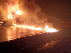 Pertamina Investigasi Penyebab Truk Tangki BBM Terbakar di Tol Tangerang-Merak