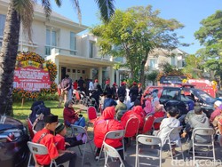 Suasana Duka Selimuti Rumah Mendiang Whisnu Sakti Buana