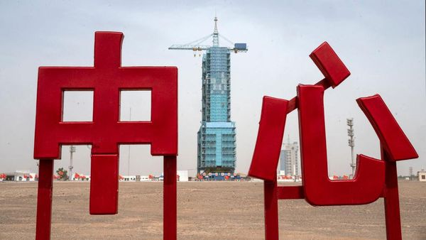 Intip Persiapan China Kirimkan Warga Sipil Pertama ke Luar Angkasa