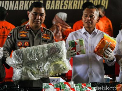 Bareskrim Rilis Kasus Sabu-Ekstasi, Belasan Tersangka Dipamerkan