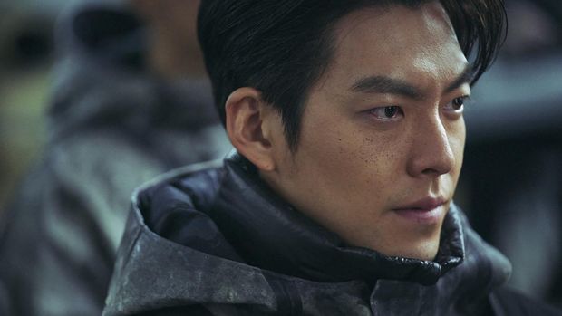 Black Knight Kang You-seok as Sa-wol in Black Knight Cr. Kim Jin-young/Netflix © 2023