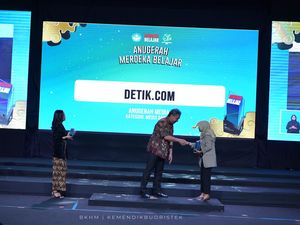 detikcom Raih Penghargaan Media Online Terpuji dari Kemendikbud Ristek detikcom Raih Penghargaan Media Online Terpuji dari Kemendikbud Ristek