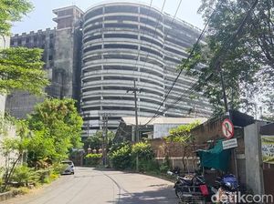 Pemkot Surabaya Segera Panggil Pemilik Gedung Mangkrak 20 Tahun di Ngagel Pemkot Surabaya Segera Panggil Pemilik Gedung Mangkrak 20 Tahun di Ngagel