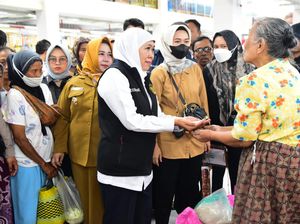 Gubernur Khofifah Ajak Warga Jatim Bahagiakan dan Lindungi Para Lansia