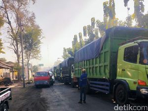 Awas, Jalur Blitar-Malang Macet Berjam-jam Saat Musim Giling Tebu!