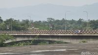 Tol Gopek Jembatan Rajamandala, Pertama-Terpendek di Indonesia