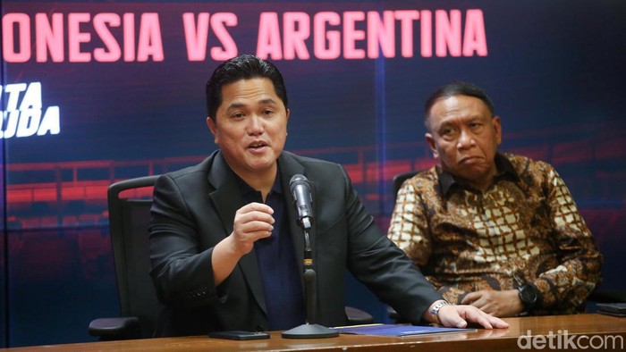 Ketum PSSI Erick Thohir mengumumkan harga tiket  Indonesia vs Argentina di GBK, Jakarta, Senin (29/5/2023). Harganya mulai dari Rp 600 ribu hingga Rp 4 jutaan.