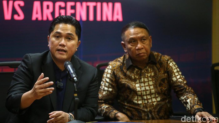 Ketum PSSI Erick Thohir mengumumkan harga tiket  Indonesia vs Argentina di GBK, Jakarta, Senin (29/5/2023). Harganya mulai dari Rp 600 ribu hingga Rp 4 jutaan.