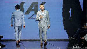 9 Gaya Artis Jadi Model Setelan SAS Designs, Raffi Ahmad Hingga Rizky Billar