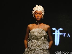 10 Gaun Pengantin Modern Klasik Yefta Gunawan, Terinspirasi Indahnya Bunga 10 Gaun Pengantin Modern Klasik Yefta Gunawan, Terinspirasi Indahnya Bunga