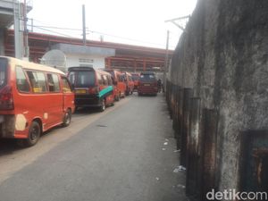 Viral Pria Pamer Kemaluan di Stasiun Bekasi, Pelaku Ditangkap Viral Pria Pamer Kemaluan di Stasiun Bekasi, Pelaku Ditangkap