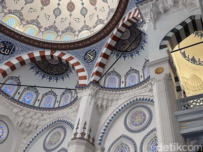 Megahnya Masjid Tokyo Camii di Jepang