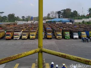 Macet Saat Musim Giling Tebu, Pemkab Desak Pabrik Gula Perluas Kantong Parkir Macet Saat Musim Giling Tebu, Pemkab Desak Pabrik Gula Perluas Kantong Parkir