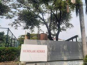 Warga Tepis Persekusi Ketua RT Pluit, Ungkit RTH Jadi Sekolah Swasta Warga Tepis Persekusi Ketua RT Pluit, Ungkit RTH Jadi Sekolah Swasta