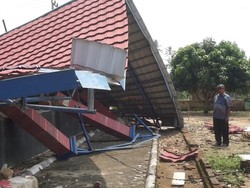 Puluhan Rumah di Lampung Tengah Ambruk Diterjang Puting Beliung