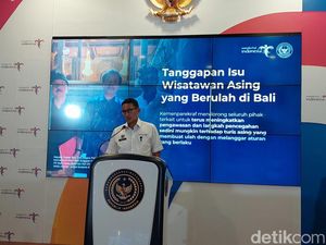 Sandiaga Minta Tindak Tegas Bule Denmark yang Pamer Kemaluan Sandiaga Minta Tindak Tegas Bule Denmark yang Pamer Kemaluan