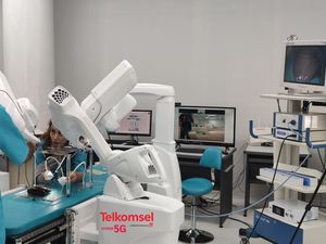Jaringan 5G Telkomsel Dukung Uji Coba Robotic Telesurgery Pertama di RI