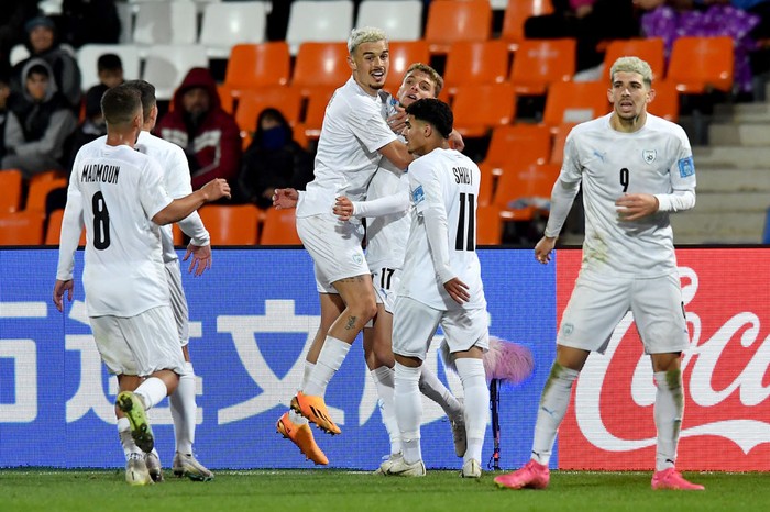 MENDOZA, ARGENTINA - MAY 27: Omer Senior of Israel celebrates with Stav Lemkin and teammates after scoring the teams second goal  during a FIFA U-20 World Cup Argentina 2023 Group C match between Japan and Israel at Estadio Mendoza on May 27, 2023 in Mendoza, Argentina. (Photo by Marcelo Endelli - FIFA/FIFA via Getty Images)
