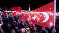 Warga Turki Sambut Kemenangan Erdogan