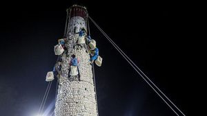 Wow! Warga Hong Kong Bikin Menara dari Bakpao