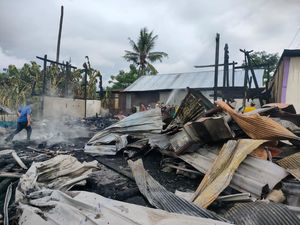 Kebakaran di Wajo Hanguskan 5 Rumah Panggung dan 2 Unit Motor