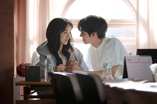A Time Called You (2023)/Dok.Netflix