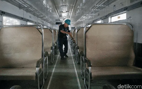 Segera Meluncur! Gerbong Kereta Ekonomi KAI Rasa Eksekutif!