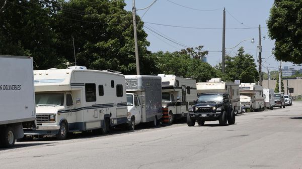 Campervan Bekas Jadi Tempat Tinggal Tunawisma di Kanada