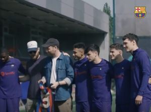 Video: Momen Coldplay di Lapangan Latihan Barca