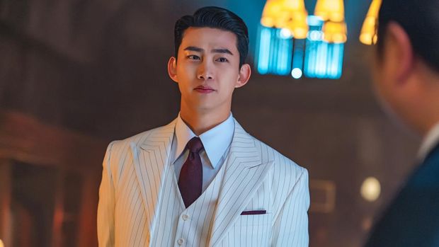 Ok Taec-yeon atau Taecyeon 2PM dalam drama Korea HeartBeat. (Prime Video)