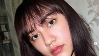 8 Gaya Happy Asmara dengan Model Poni Berbeda
