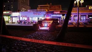 Geger Penembakan Massal di Pantai Hollywood AS, 9 Orang Terluka
