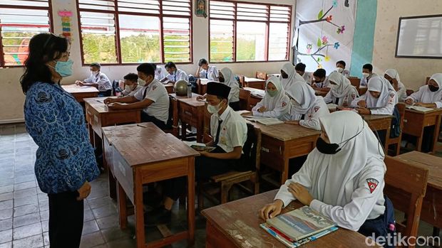 Ilustrasi sekolah di Blitar