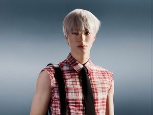Gaya Jeno NCT Jadi Global Ambassador Pria Pertama Ferragamo dari Korea Gaya Jeno NCT Jadi Global Ambassador Pria Pertama Ferragamo dari Korea