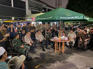 Kapolda Metro Datangi TKP Polisi Dilempari Petasan Saat Lerai Tawuran Kapolda Metro Datangi TKP Polisi Dilempari Petasan Saat Lerai Tawuran