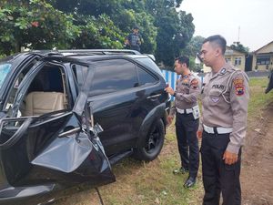 Angela Lee Kecelakaan di Tol Semarang, Sopirnya Diduga Mengantuk Angela Lee Kecelakaan di Tol Semarang, Sopirnya Diduga Mengantuk