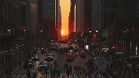 Kala Cahaya Emas Senja Sejajar dengan Kota New York