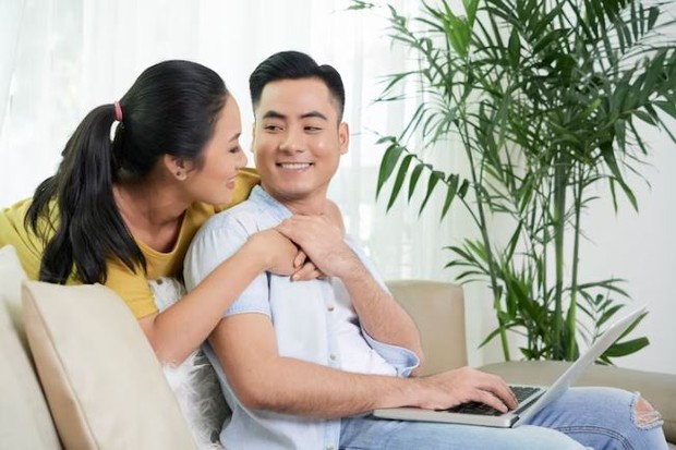 Merespon kabar baik dengan antusias. foto freepik.com: pressfoto