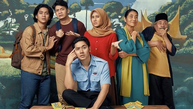 Onde Mande! Onde Mande! mengisahkan Warga desa di tepi Danau Maninjau menyusun strategi demi mengamankan hadiah sayembara Rp2 miliar milik mendiang Angku Wan.