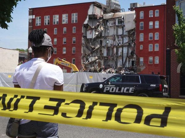 Potret Sebagian Bangunan Apartemen di Iowa AS Runtuh