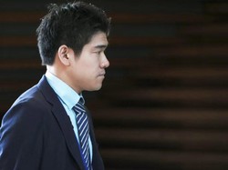 PM Jepang Pecat Anaknya Gegara Pura-pura Gelar Konferensi Pers