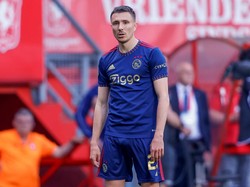 Pemain Ajax Ini Minta Maaf Usai Pukul Fans