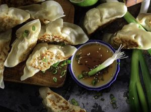 Tak Sengaja Beri Dumpling Babi ke Teman Kantor yang Muslim, Wanita Ini Dapat SP Tak Sengaja Beri Dumpling Babi ke Teman Kantor yang Muslim, Wanita Ini Dapat SP