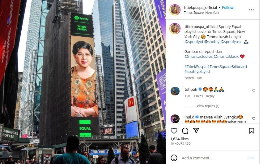Unggahan Titiek Puspa saat wajahnya terpampang di Manhattan