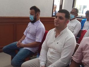 WN Suriah-Ukraina Kompak Ngaku Tak Bermaksud Buat KTP Indonesia WN Suriah-Ukraina Kompak Ngaku Tak Bermaksud Buat KTP Indonesia