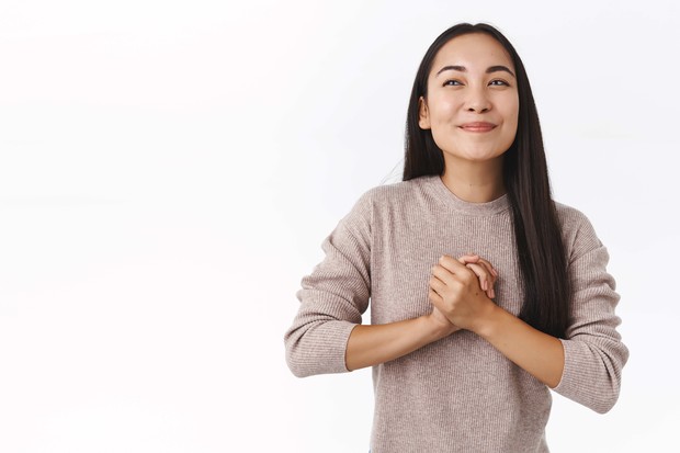 6 Zodiak yang Menyembunyikan Perasaannya Karena Gak Mau Dianggap Lemah