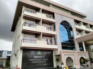 Jemaah Haji Lansia Aceh Duduk di Kelas Bisnis saat Terbang ke Arab Saudi Jemaah Haji Lansia Aceh Duduk di Kelas Bisnis saat Terbang ke Arab Saudi
