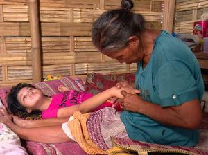 Iswati Nafkahi Anak Keterbelakangan Mental dari Kerja Serabutan, Mari Bantu!